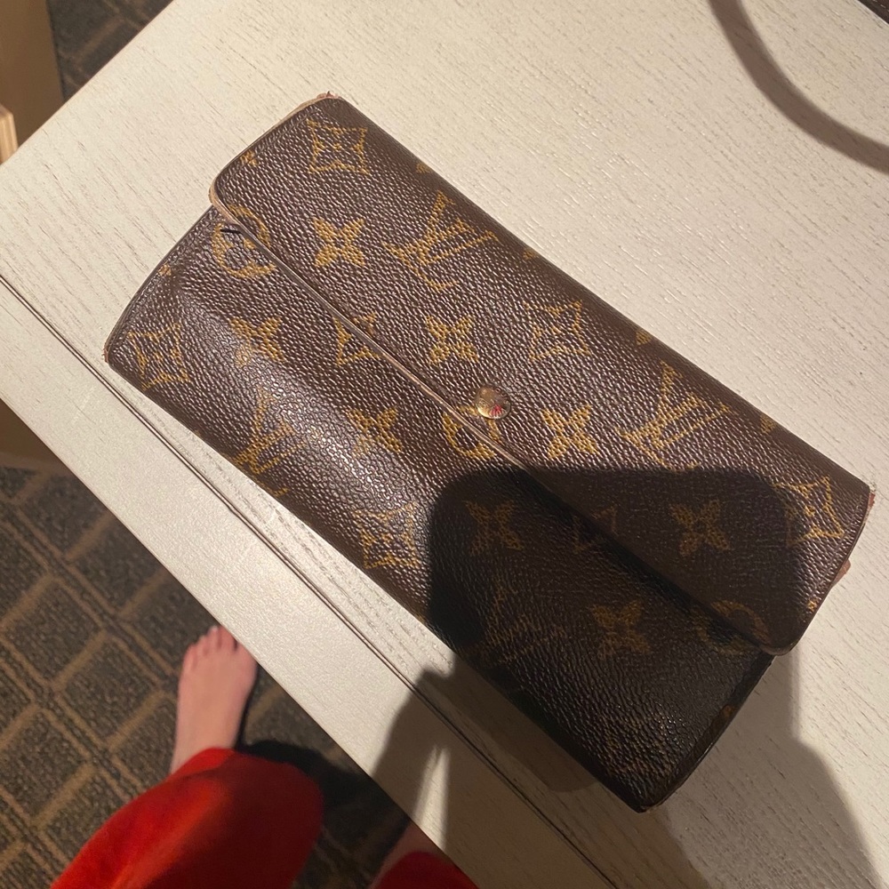 LV Wallet